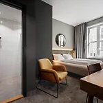 Karl Johan 4*