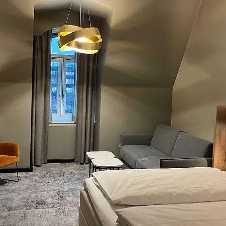 Karl Johan 4*