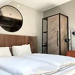 Karl Johan 4*