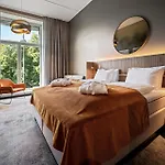 Отель Karl Johan 4*