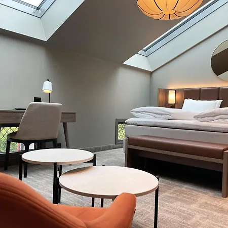Karl Johan 4*
